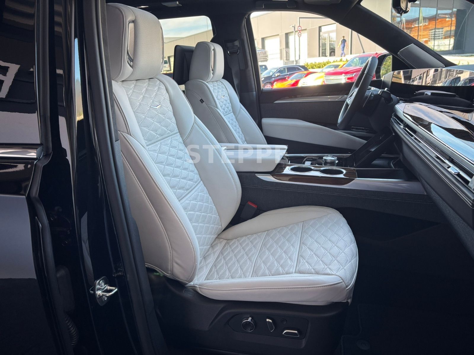 Cadillac Escalade MY26 6.2 V8 Platinum Luxury24"ABV SHEER