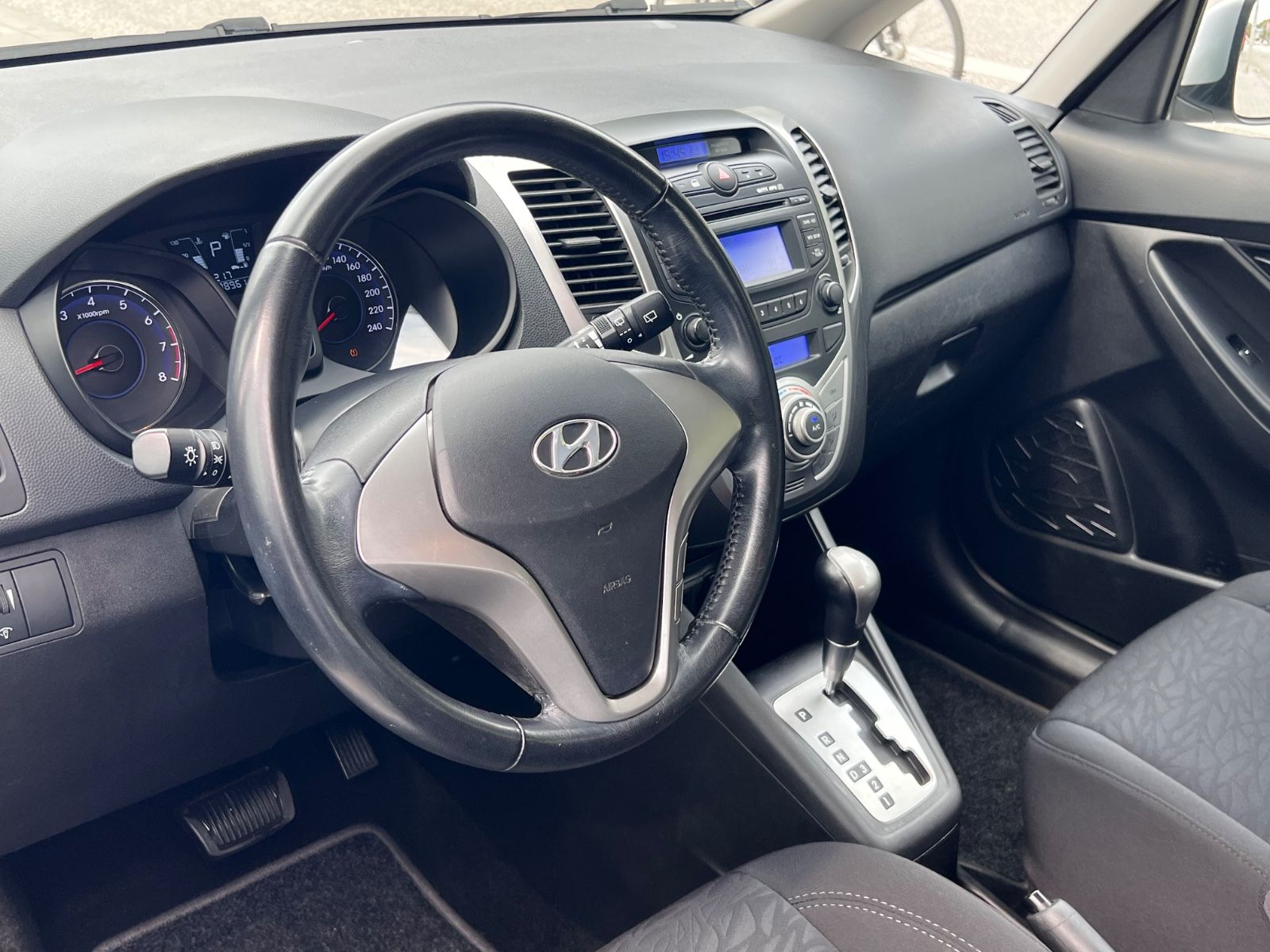 ix20 1.6 Style Automatik * 96.000km*AHK*Klima*