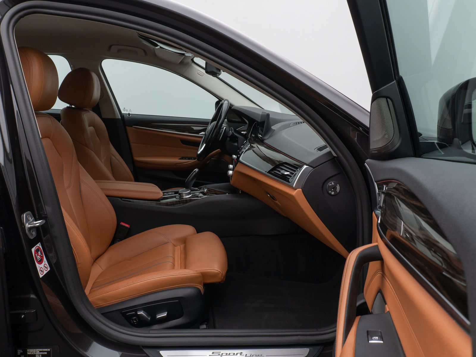 Fahrzeugabbildung BMW 520d Sport Line Kamera HUD H/K Lenkrhzg Alarm