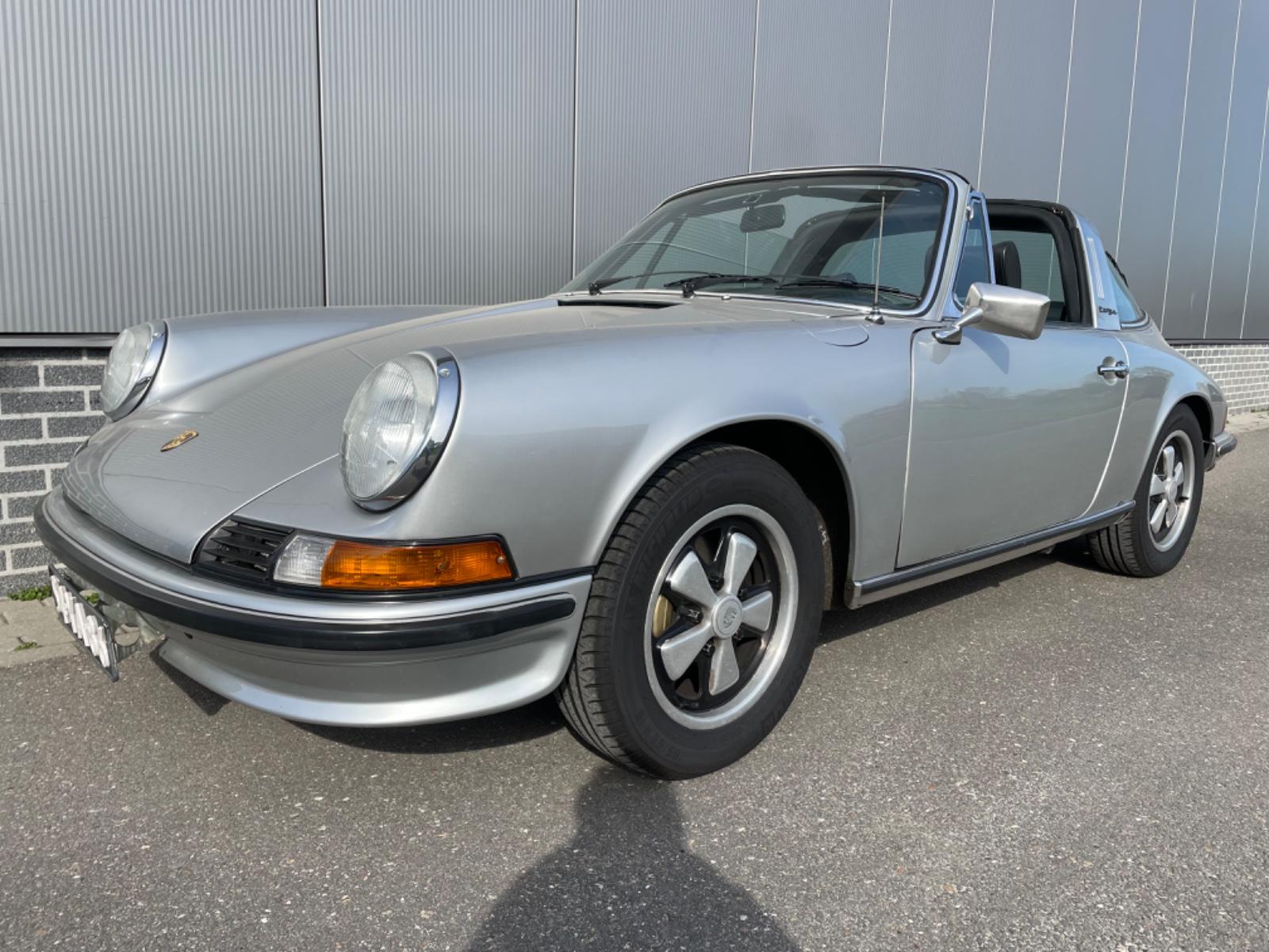 Porsche 911 2.4S Targa
