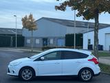 Ford Focus Lim. Trend*SERVICE NEU* - Ford Focus aus 2011: Limousine