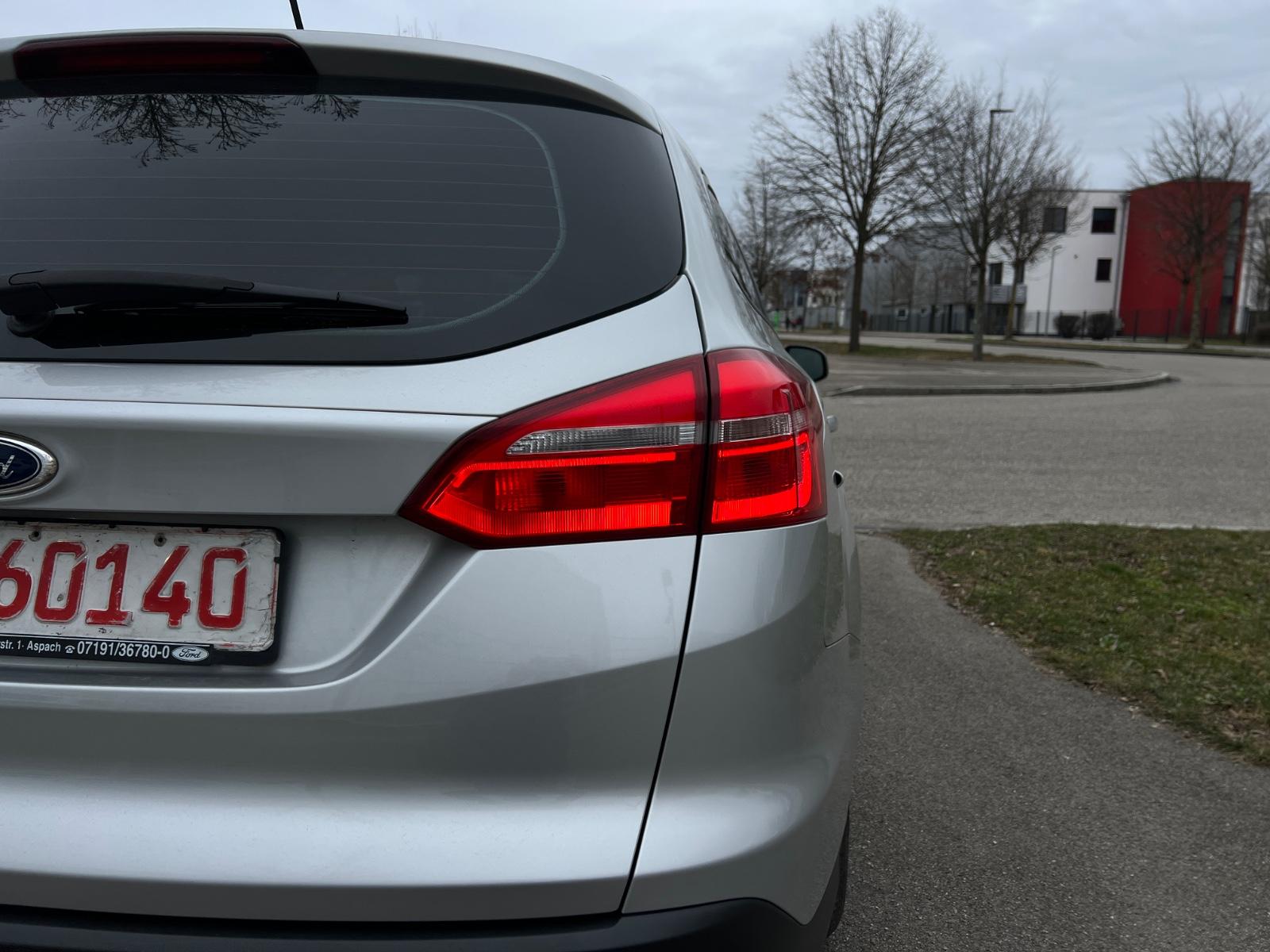 Ford Focus 2015 — photo 21
