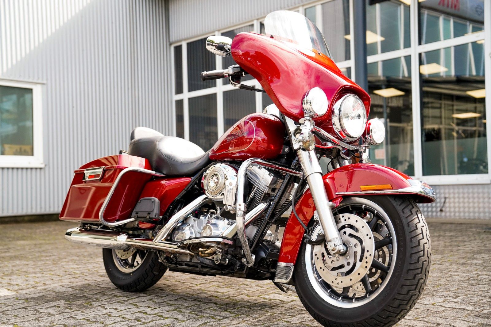 Fahrzeugabbildung Harley-Davidson FLHTP Electra Glide Twin Cam 96 - Sissybar -