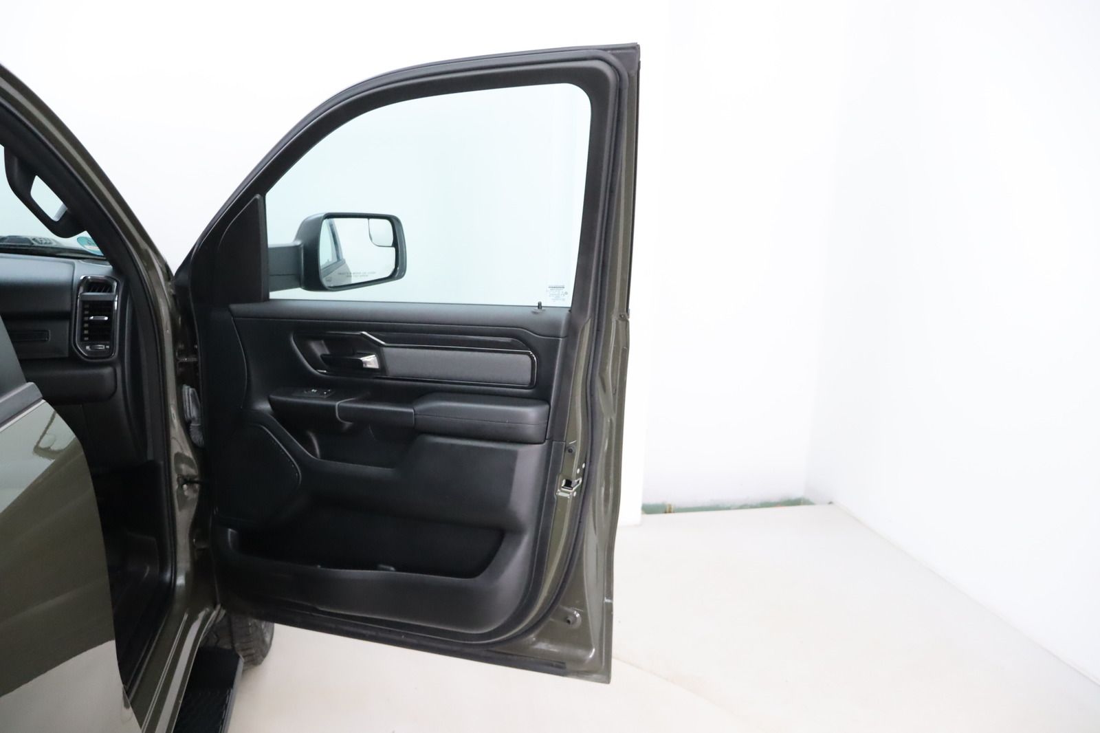 Fahrzeugabbildung Dodge Ram 1500 5.7 V8 Crew Cab Big Horn * Built to Ser