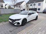 Volkswagen Arteon S.B. R-Line DSG HUD AHK Std-Hzg Voll!