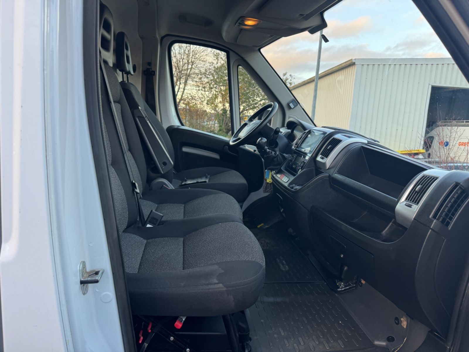 Fahrzeugabbildung Fiat Ducato Hochr.-Kasten 35 140 L2H2 RS: 3450 mm Nav