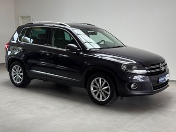 Volkswagen Tiguan - 1