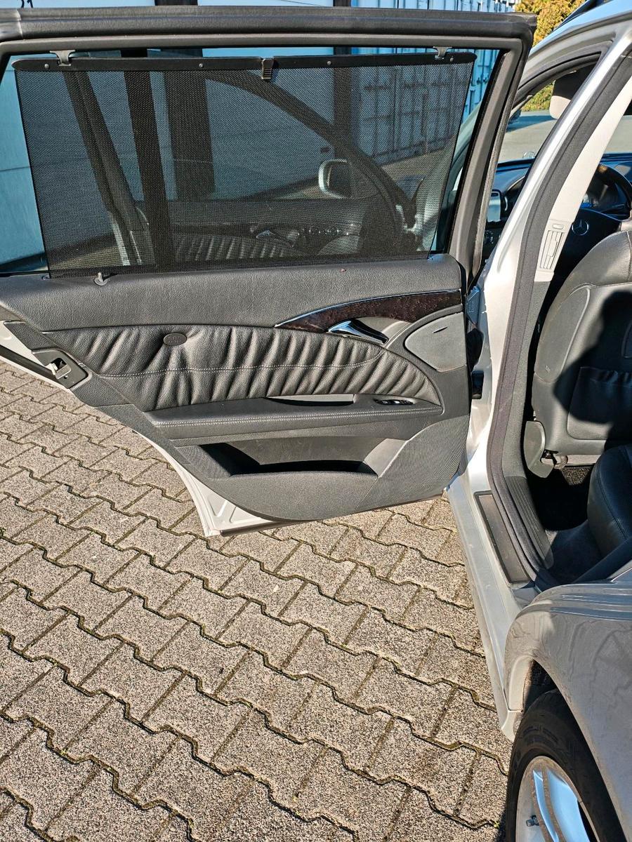 Mercedes-Benz E320 2004 — photo 9
