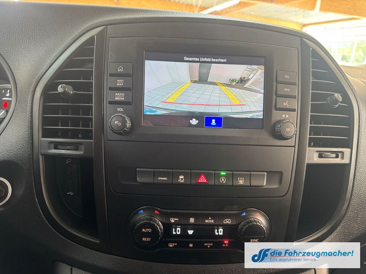 Fahrzeugabbildung Mercedes-Benz Vito Tourer 119 CDI 4x4 lang Navi LED Blendfrei