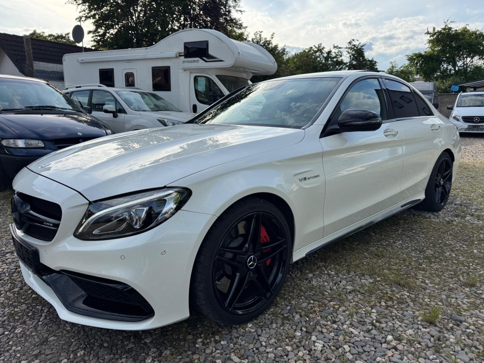 Mercedes-Benz C 63 S AMG Panoramadach MB Scheckheft 510PS