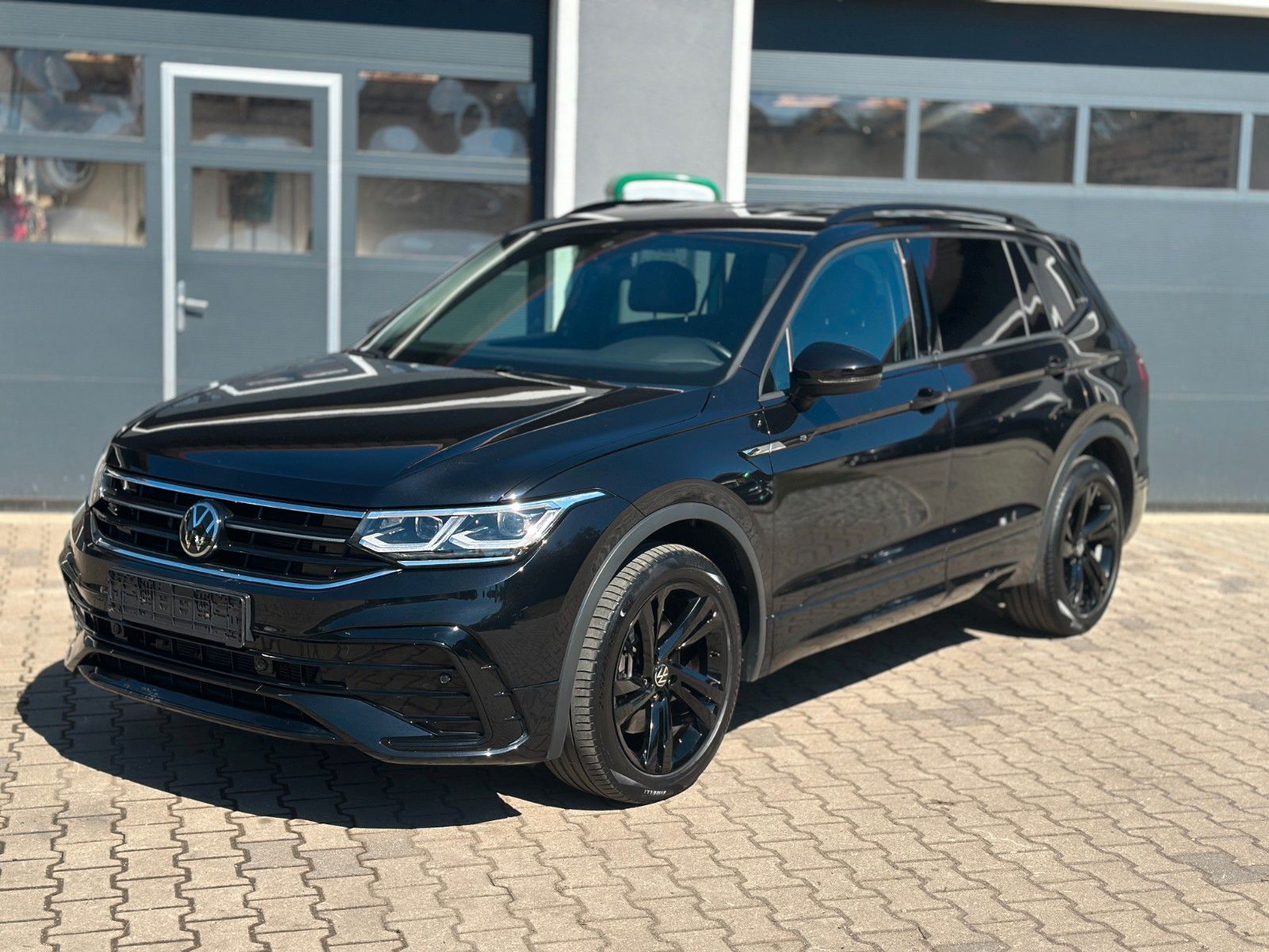 Volkswagen Tiguan Allspace R-Line Black Style 4M AHK 1.Hd imagem 2