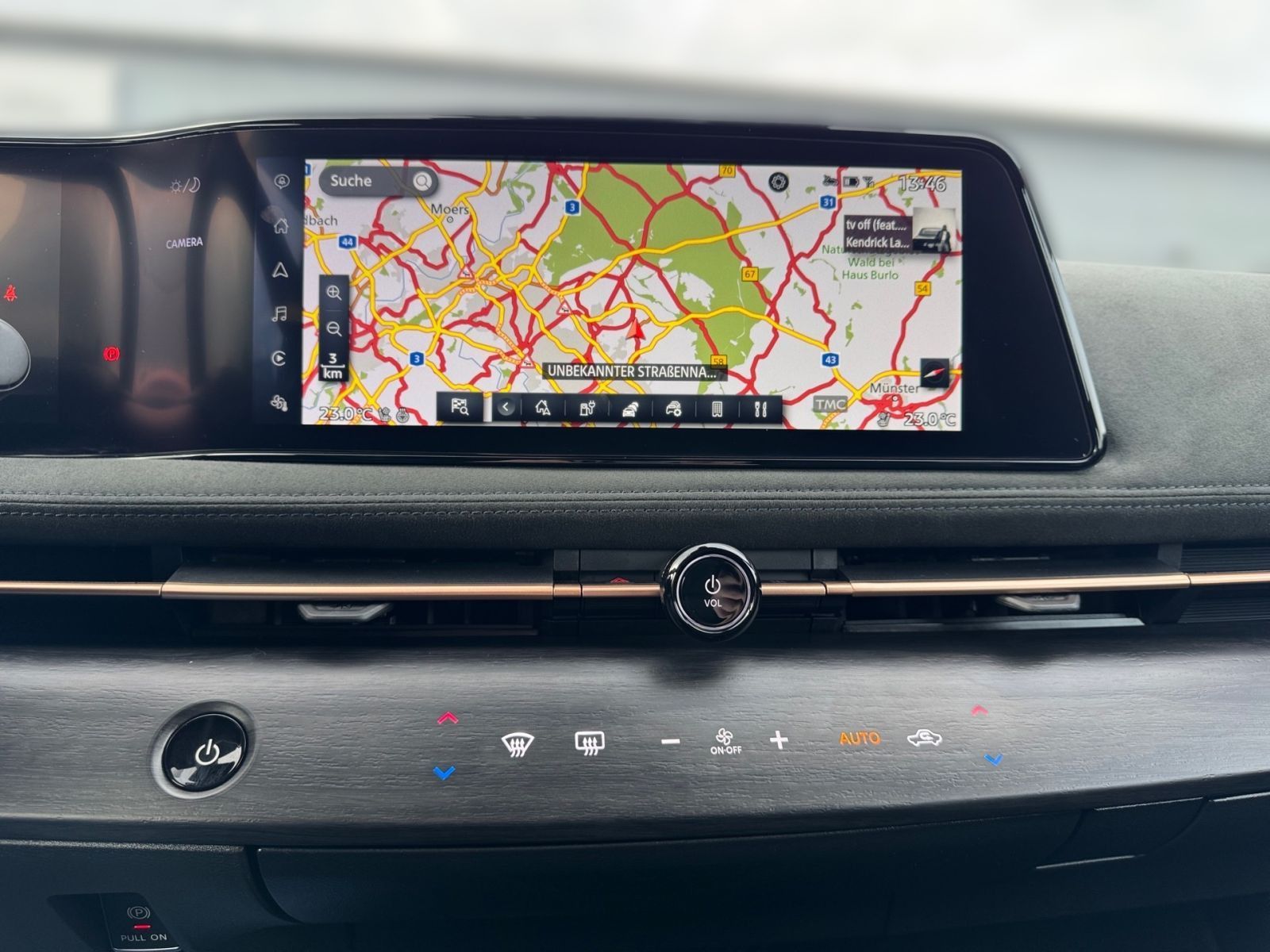 Fahrzeugabbildung Nissan Ariya Evolve Pack e-4orce *BOSE*SCHIEBEDACH*NAVI