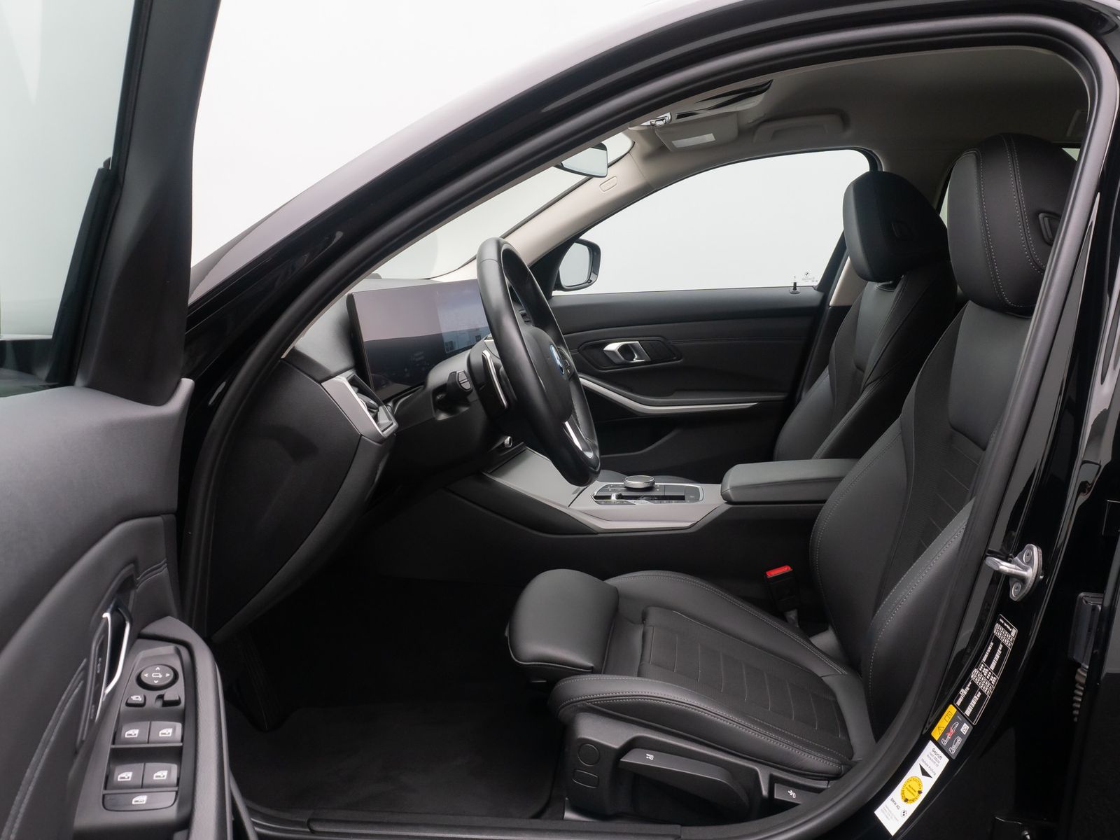 Fahrzeugabbildung BMW 320e Kamera DAB Leder WidscreenDispl Sportsitze