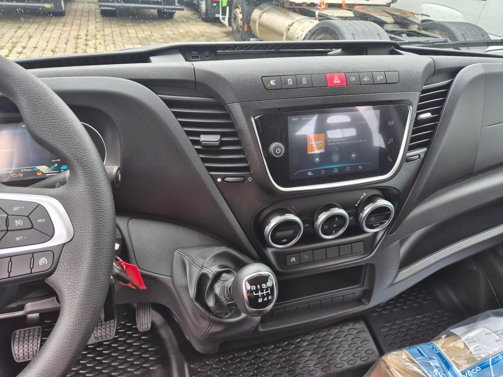 Iveco DAILY 35S14 7-Sitzer DOKA