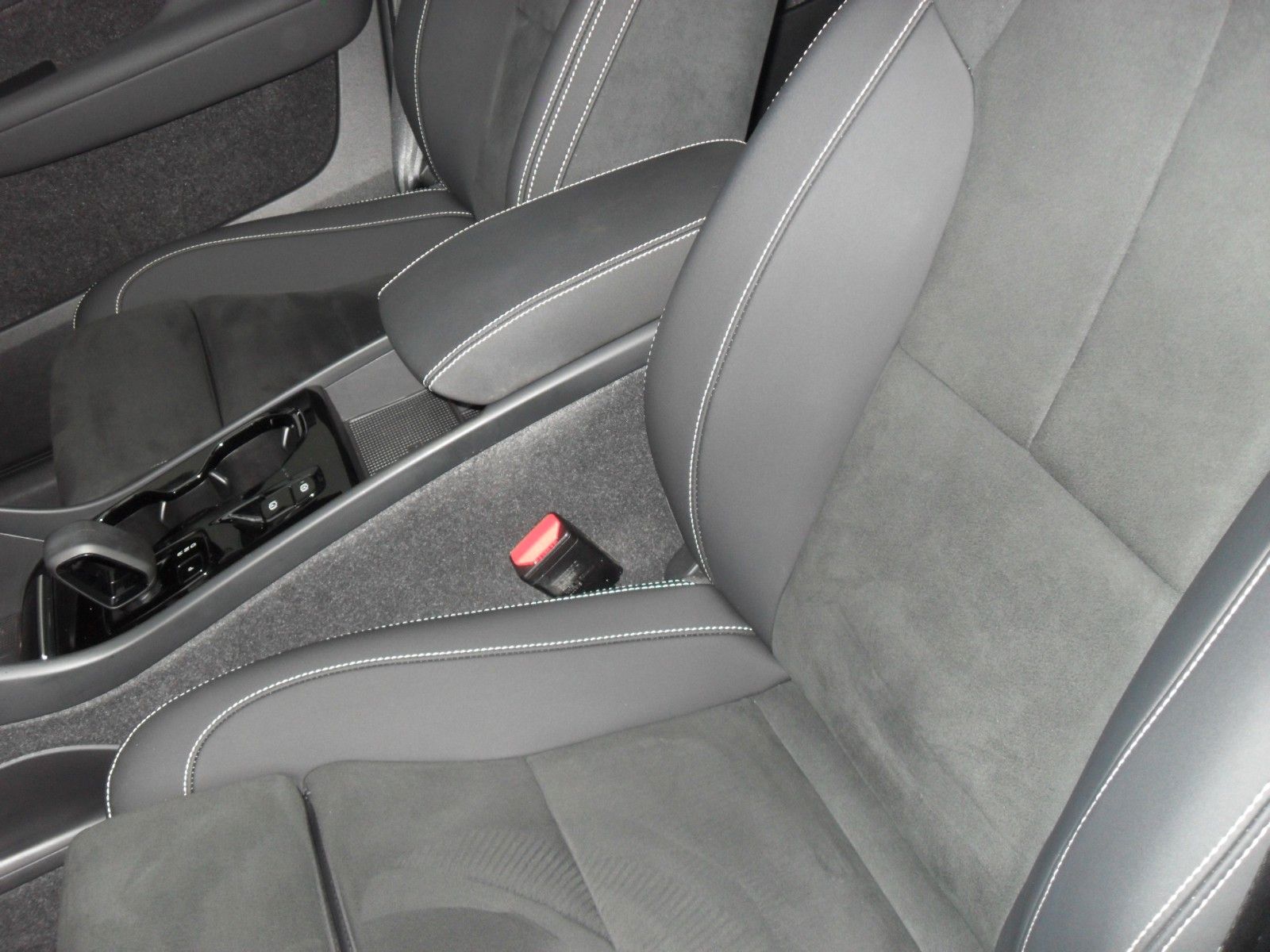 Fahrzeugabbildung Volvo XC 40 T5 Ultimate Bright Plug-In Hybrid