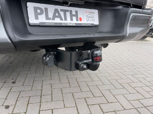 Toyota Hilux Invincible X-Tra Cab Grau Auto
