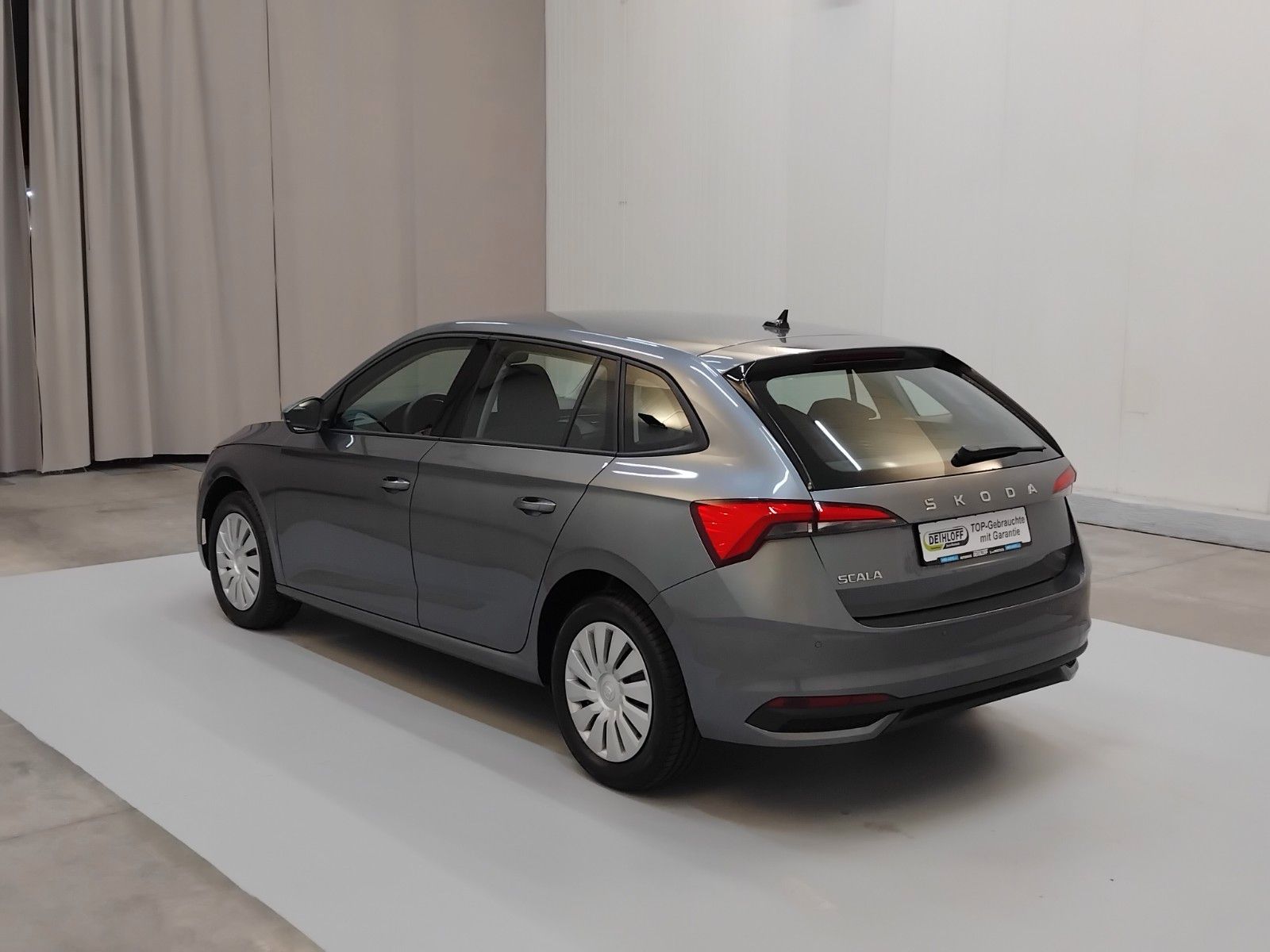 Skoda Scala (10/2025, Benzin)