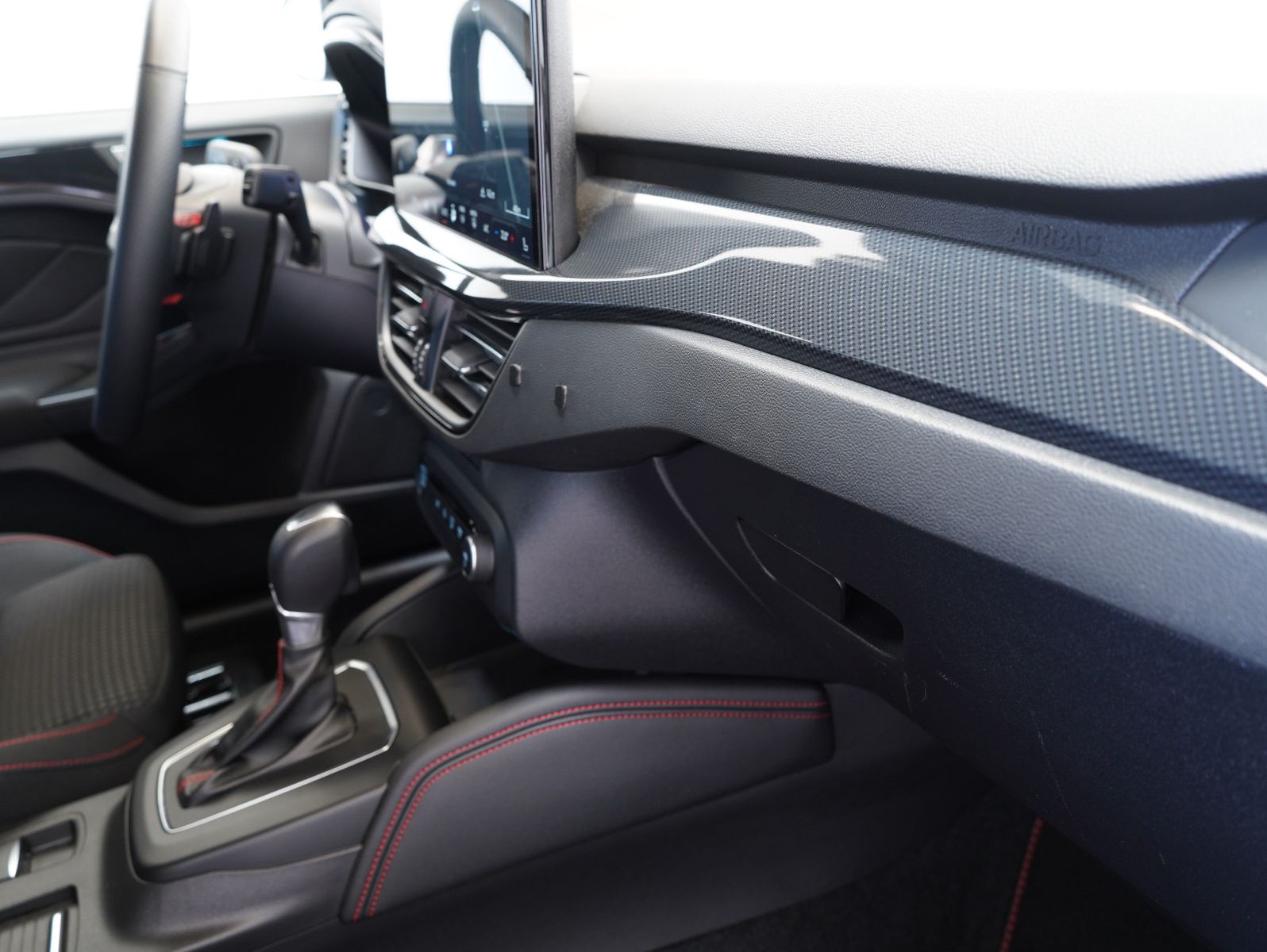 Fahrzeugabbildung Ford Focus Turnier ST-Line X 1.0 EcoBoost Mild-Hybrid