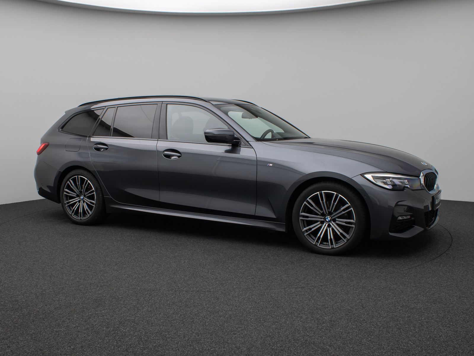 Fahrzeugabbildung BMW 320d M Sport Kamera HUD HiFi Stop&Go AHK Alarm