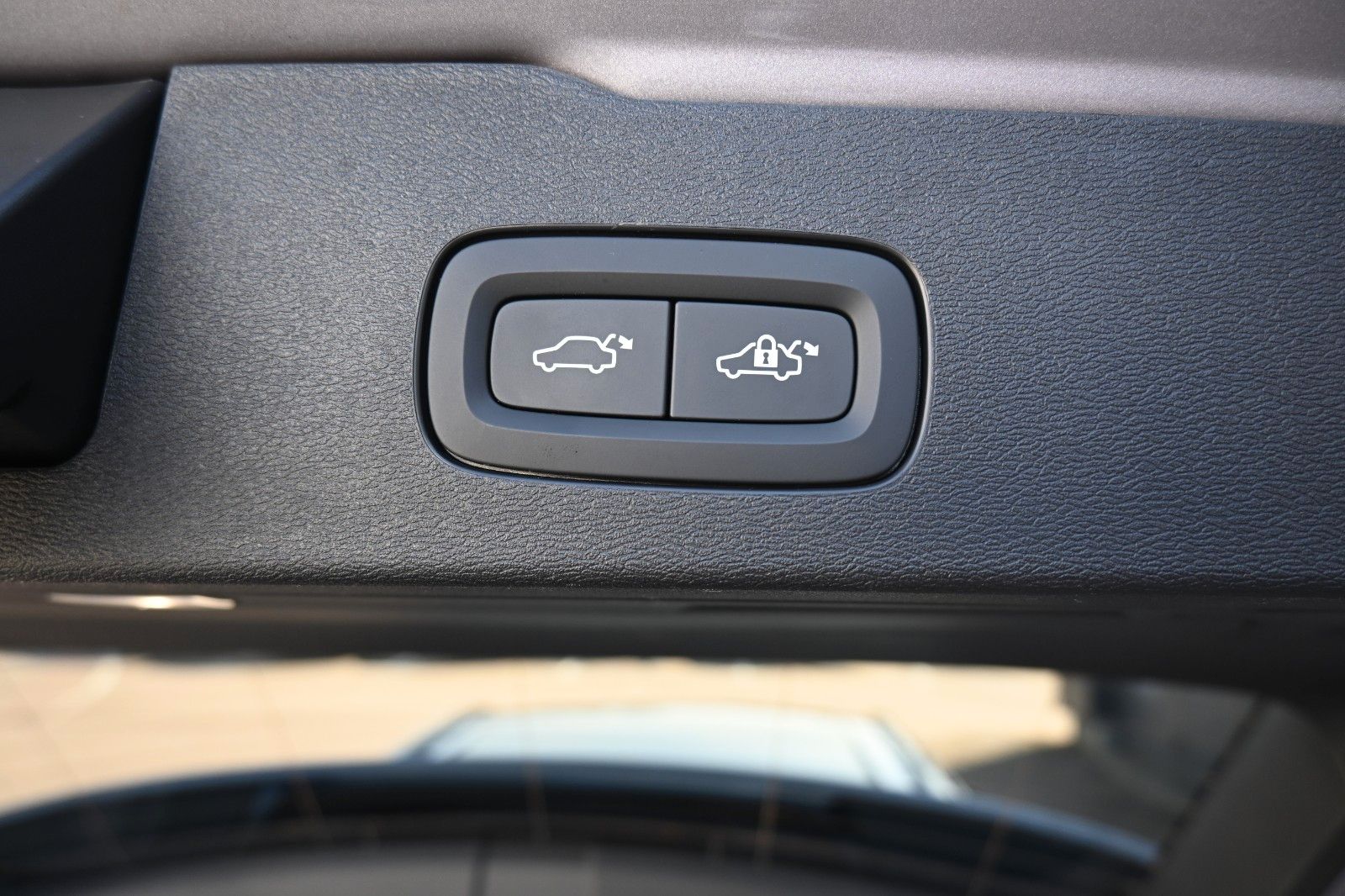 Fahrzeugabbildung Volvo V60 T6 AWD RC Plus Dark*PANO*360°*ACC*HuD*AHK