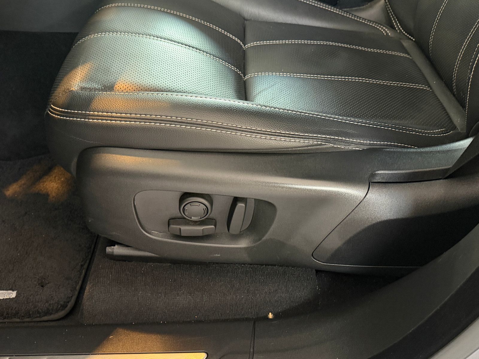 Fahrzeugabbildung Land Rover Range Rover Velar/360*KAM/LED/APPLE/LEDER/