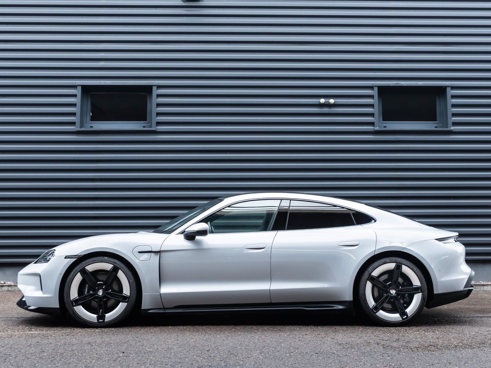 Porsche Taycan 4S SportDesign/Beifahrer/Pano/HD-Matrix imagem 3