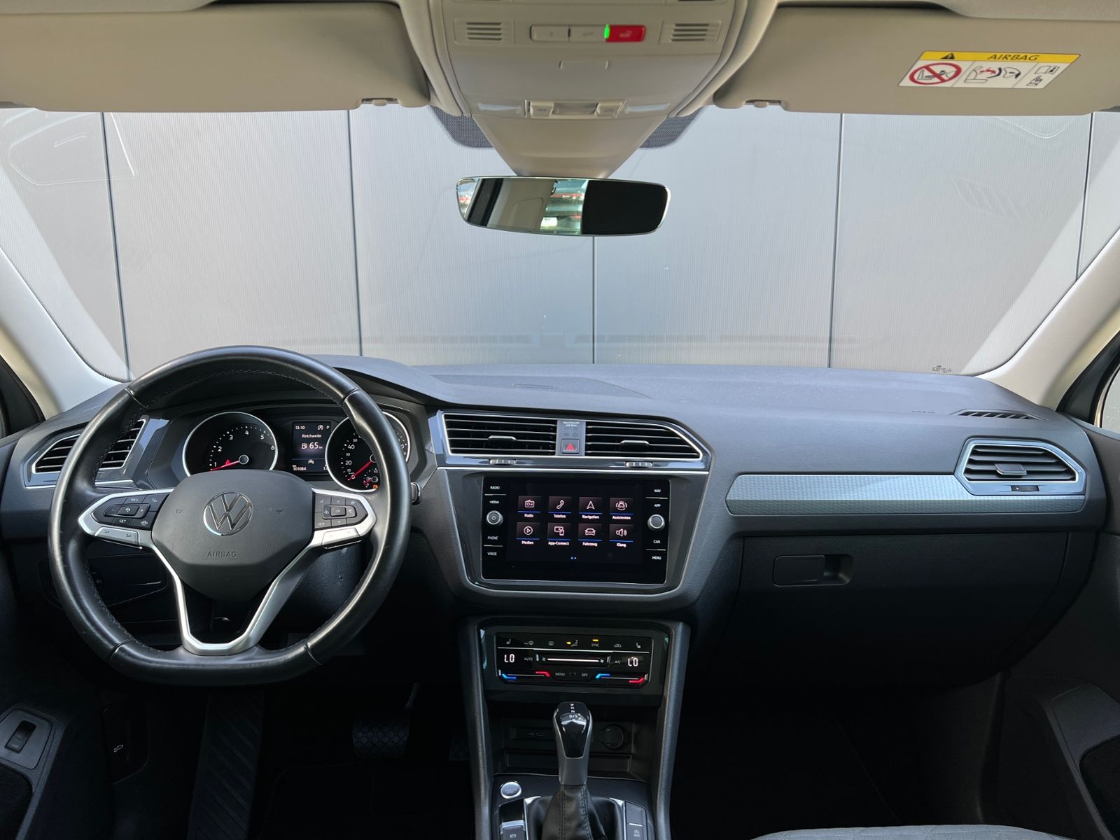 Fahrzeugabbildung Volkswagen Tiguan LIFE 1.5 TSI DSG *LED, ACC, Kamera,17"-LM