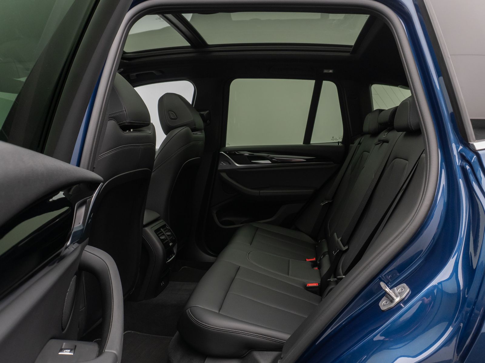 Fahrzeugabbildung BMW X3 xD30i Panorama Kamera DAB HiFi Sport 19Zoll