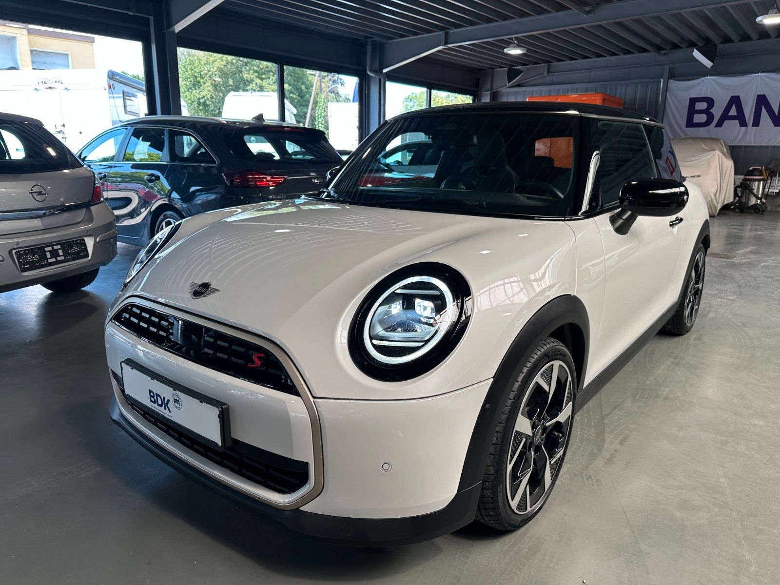 MINI COOPER_S Mini 3-trg. Cooper S Favoured Trim