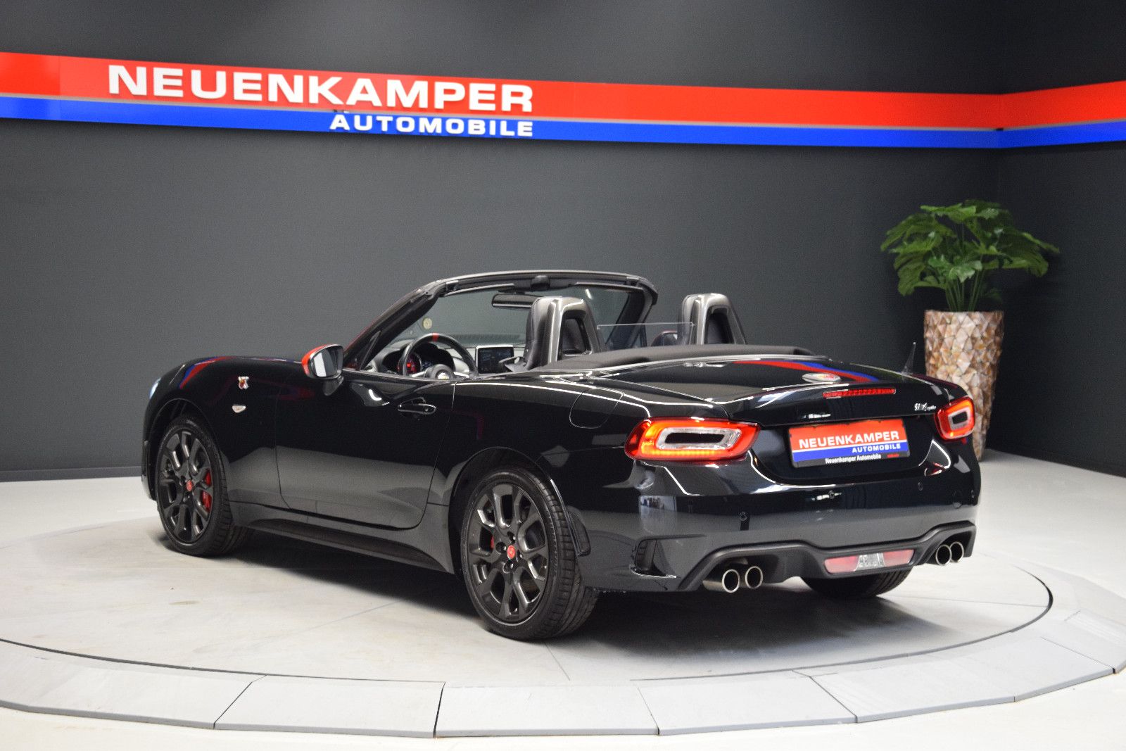Fahrzeugabbildung Abarth 124 Spider Turismo Leder Bose PDC Radio+