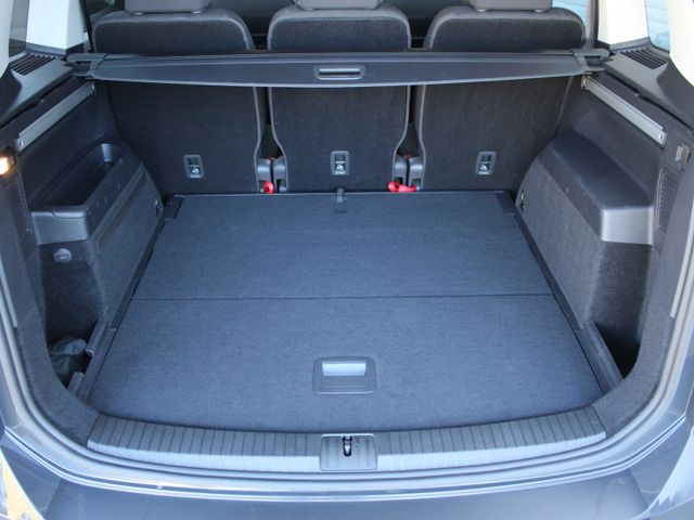 Touran 1.5 TSI Highline Navi*ACC*LED*