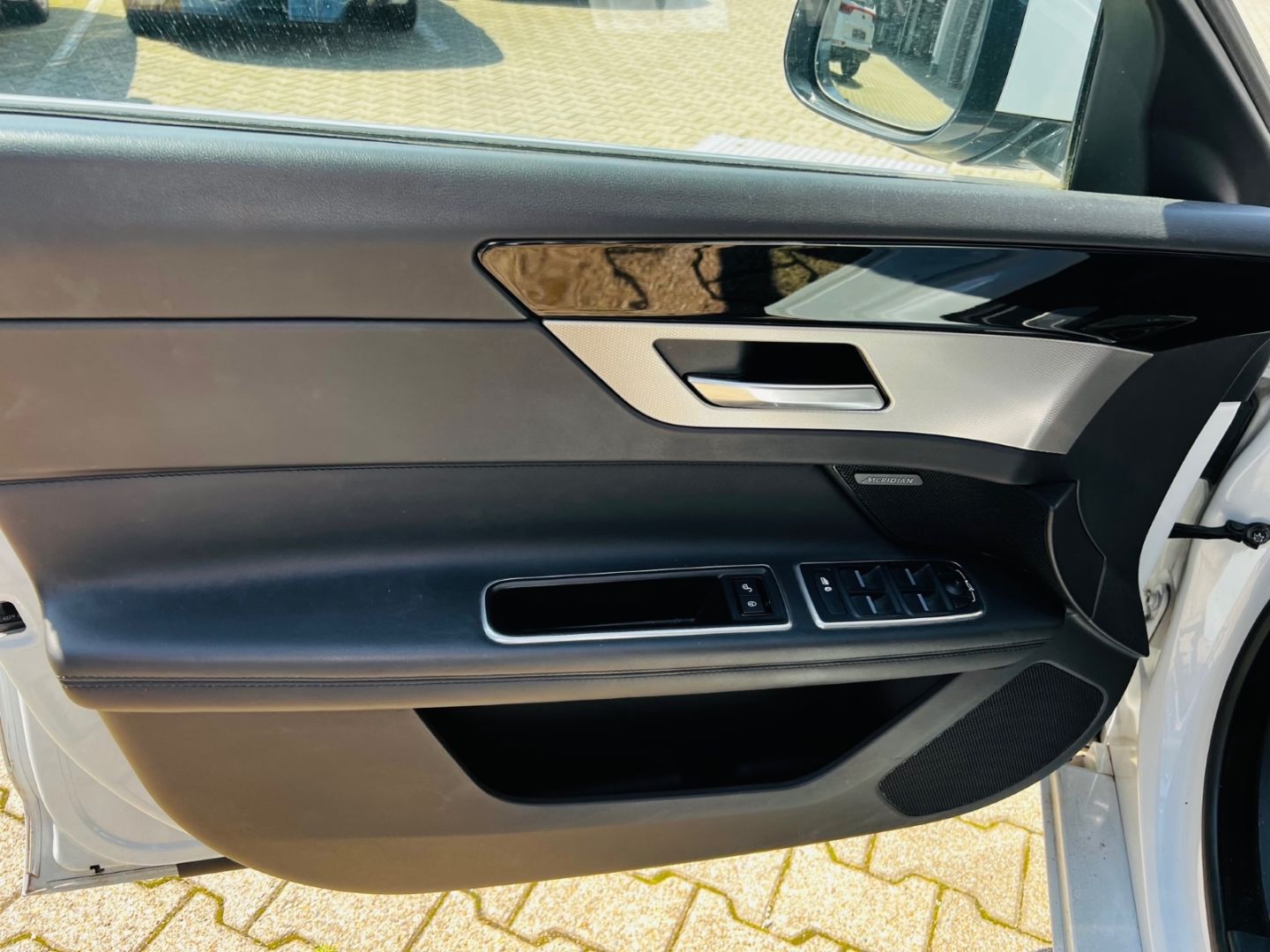 Fahrzeugabbildung Jaguar XF Sportbrake MOTORSCHADEN! Portfolio 30d