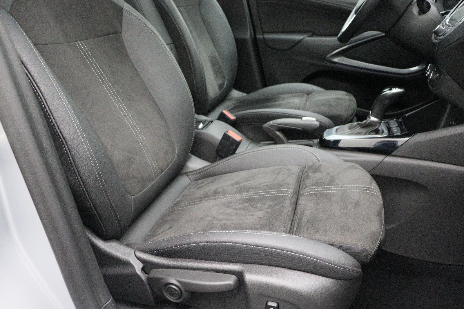 Fahrzeugabbildung Opel Crossland (X) 1.2 Ultimate Automatik