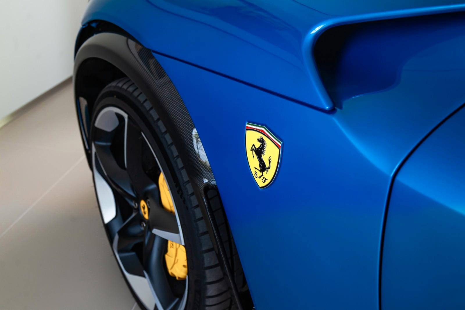 Ferrari Purosangue V12 DCT - Blu Corsa, Visual Carbon