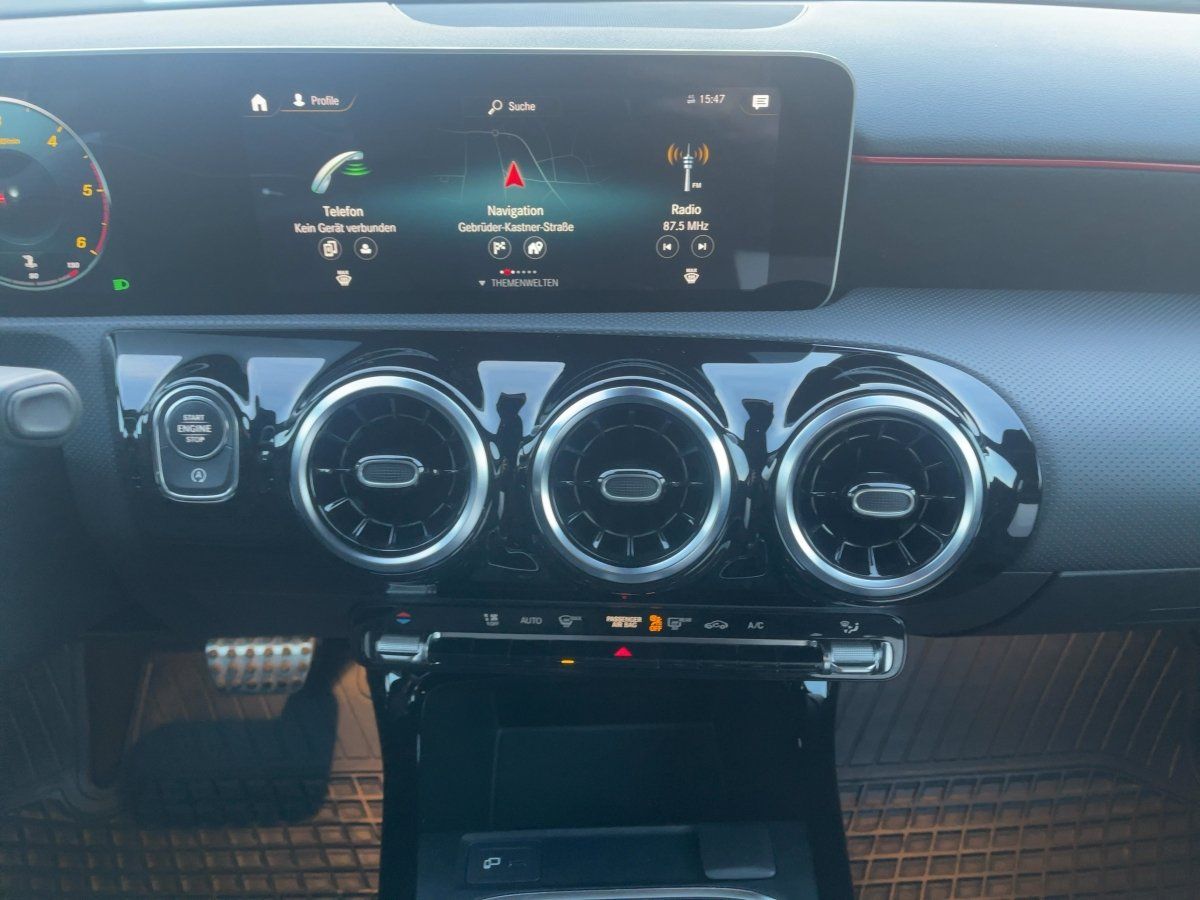 Fahrzeugabbildung Mercedes-Benz A 200 d AMG/Night/Kamera/LED/Navi/18''