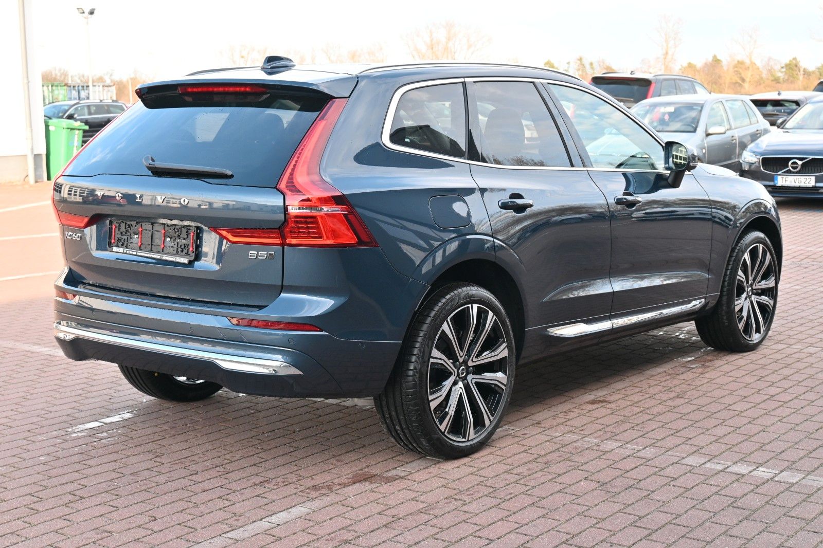 Fahrzeugabbildung Volvo XC60 B5 D AWD Ultimate Bright*STDHZG*LUFT*AHK