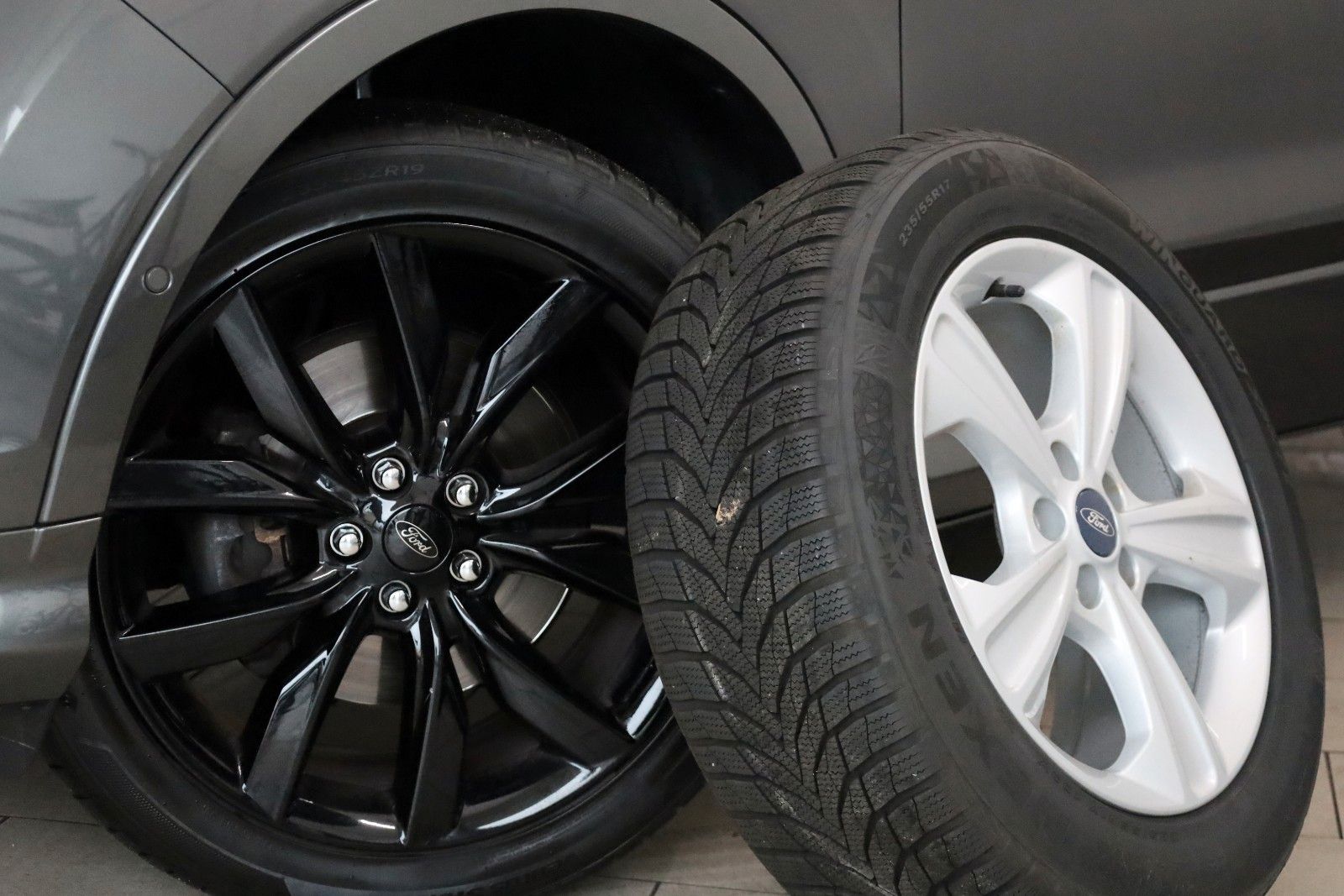 Fahrzeugabbildung Ford Kuga ST-Line 4X4, T.Leder,Navi,Kamera, AHK,SR+WR