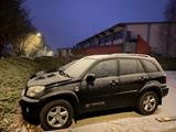Toyota RAV 4 2.0-l-D-4D 4x4 - - gebrauchte Toyota RAV 4 aus dem Jahr 2005