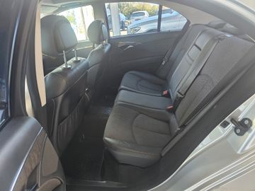 Mercedes E 200 - 12