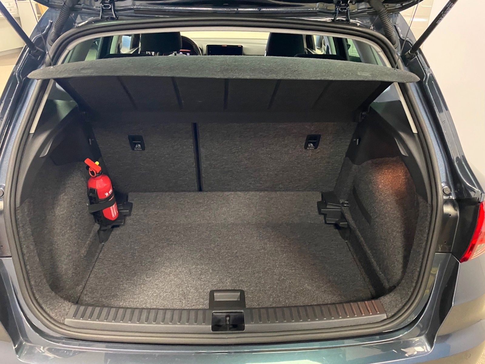 Fahrzeugabbildung SEAT Arona 1.0 TSI STYLE DSG+NAVI+LED+APP+TEMPOMAT+++