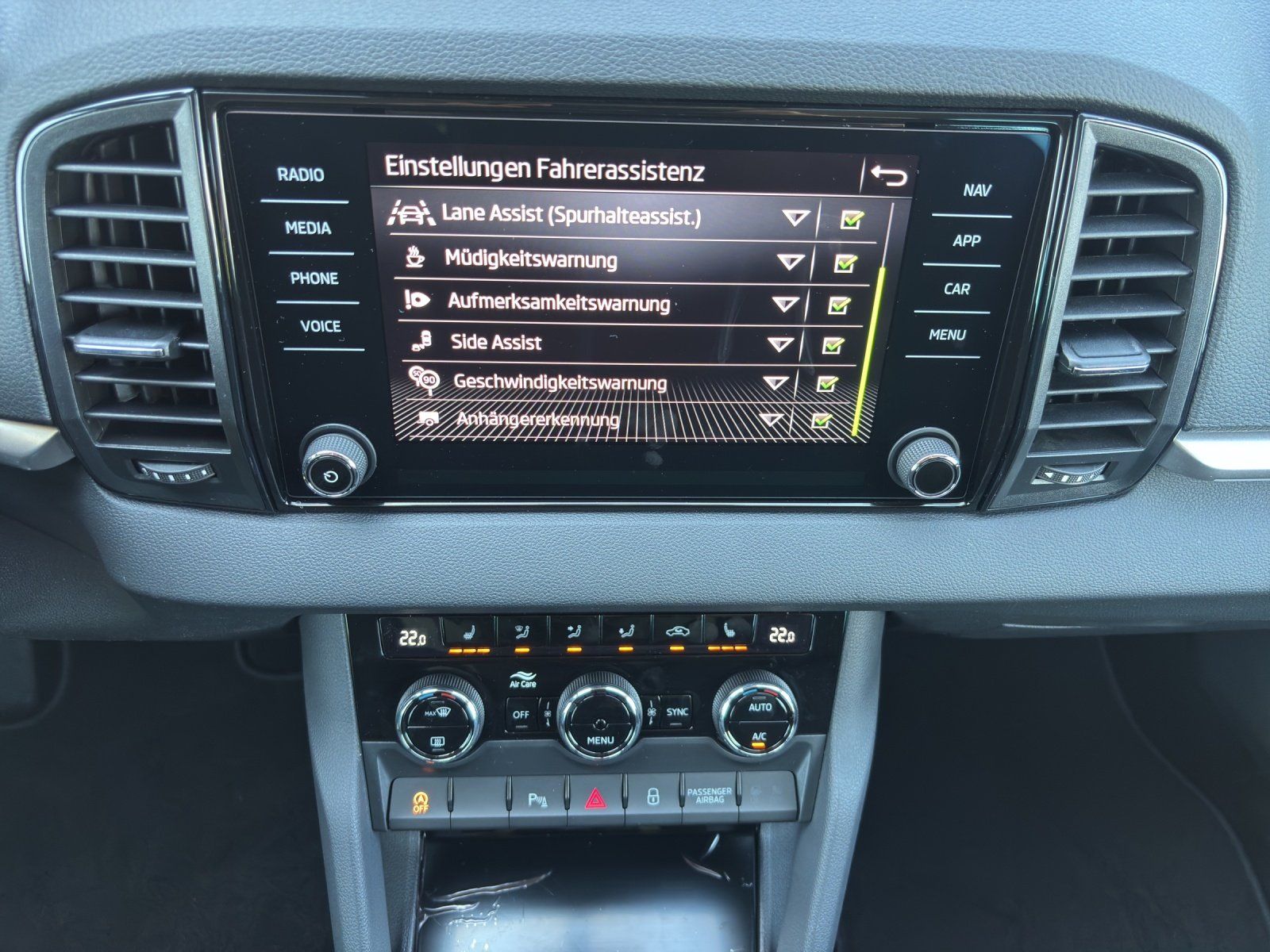 Fahrzeugabbildung SKODA Karoq Balance 2,0 TDI 110 kW DSG