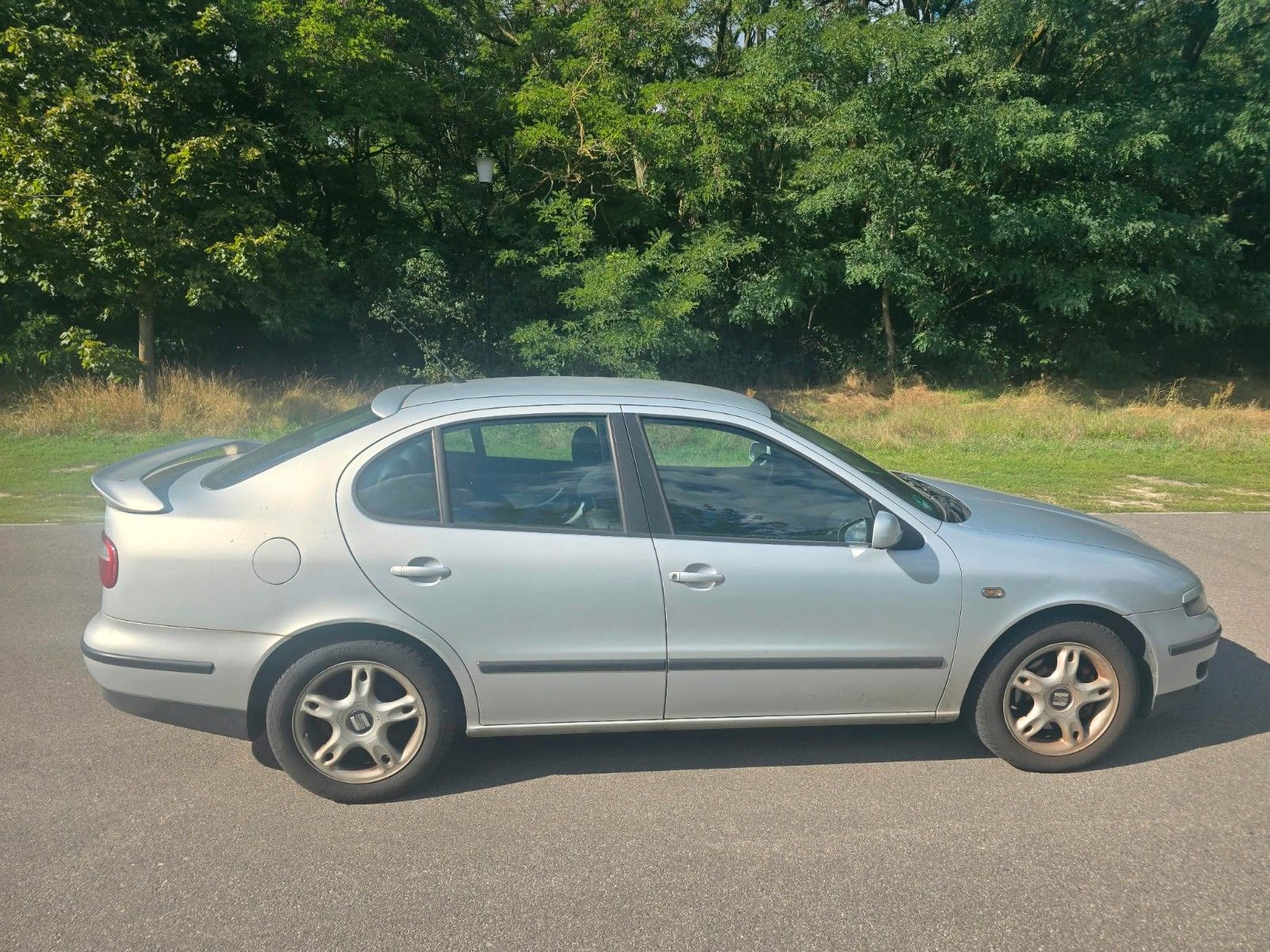 Fahrzeugabbildung SEAT Toledo Executive V5 2.3  110KW an Bastler