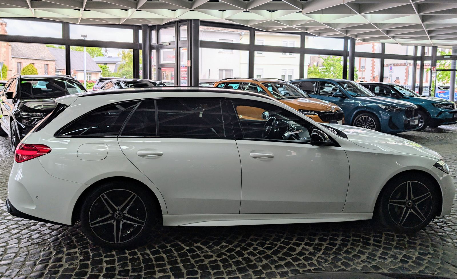 Fahrzeugabbildung Mercedes-Benz C 200 d T 2xAMG NIGHT AHK ACC SOUND MBUX+ LEDER