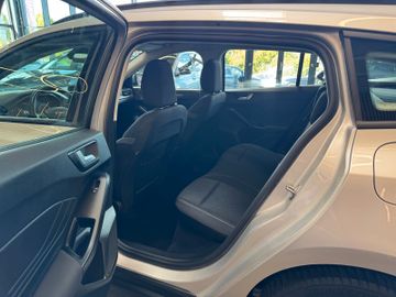 MYAUTOCENTER – Gebraucht- und Jahreswagen mit Werkstattservice in Pfaffenhofen Ford Focus *KEYLESS*TEMPO*SIHZ*LKHZ*NAVI*LED*