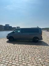 Volkswagen T5 Caravelle 4 Motion lang - Volkswagen T5 Caravelle mit Diesel-Antrieb: Kleinbus