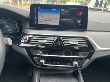 BMW 520 - 11