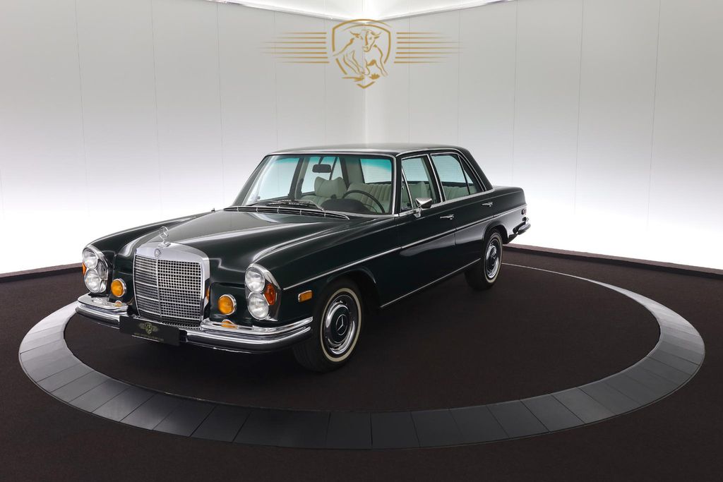 Mercedes-Benz 200