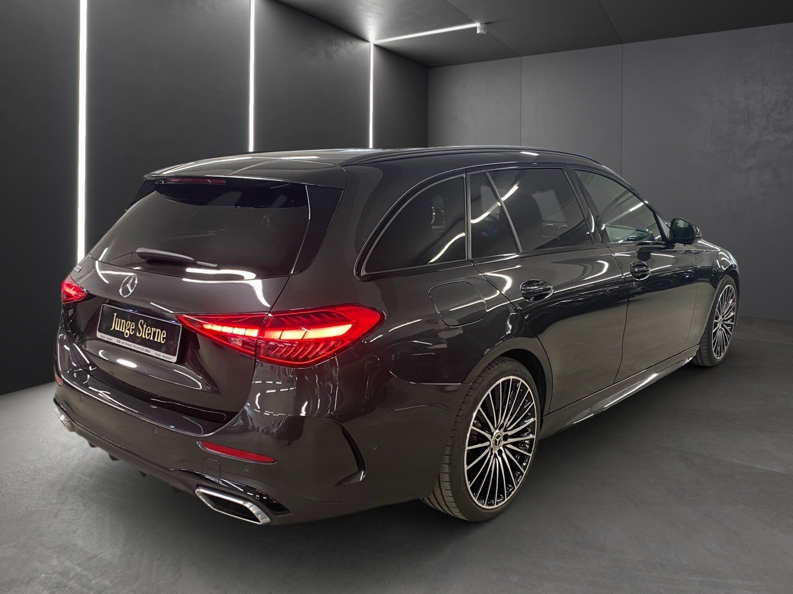 Fahrzeugabbildung Mercedes-Benz C 300 T AMG*Panorama*Distro*AHK*Night*LED*Totwin