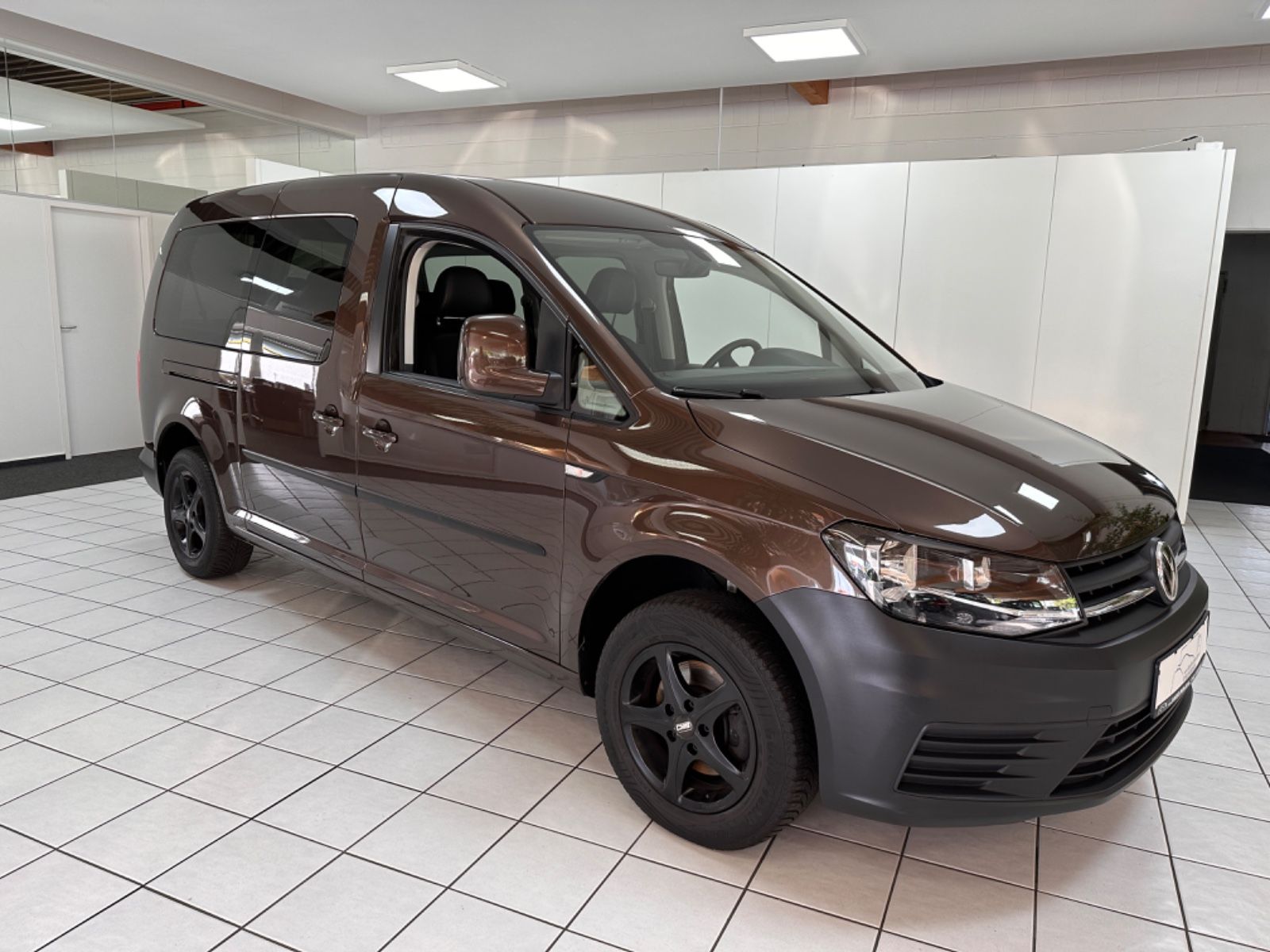Fahrzeugabbildung Volkswagen Caddy PKW Maxi Trendline *AHK, 7 Sitzer*