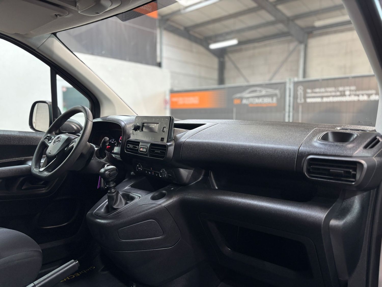 Fahrzeugabbildung Opel Combo Edition#Spur#Tempo#Keyless#DAB